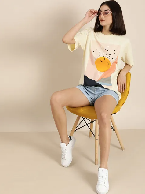 Camiseta oversize color crema (M)